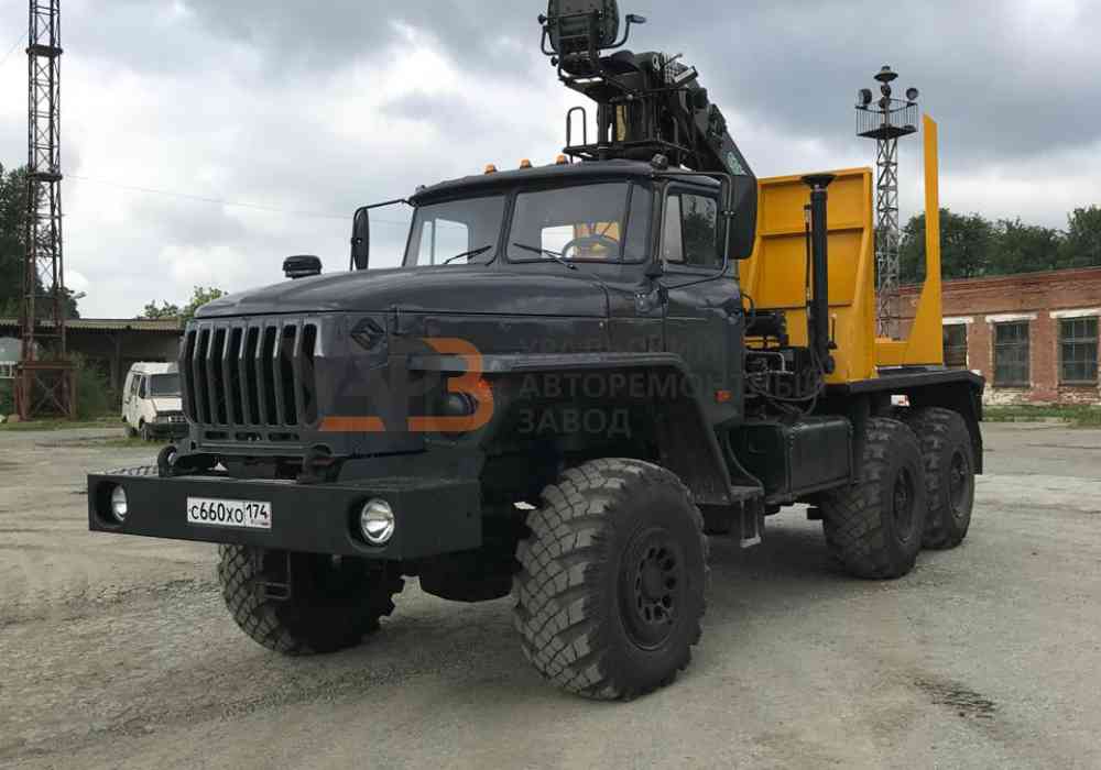 Лесовоз на шасси Урал 55571