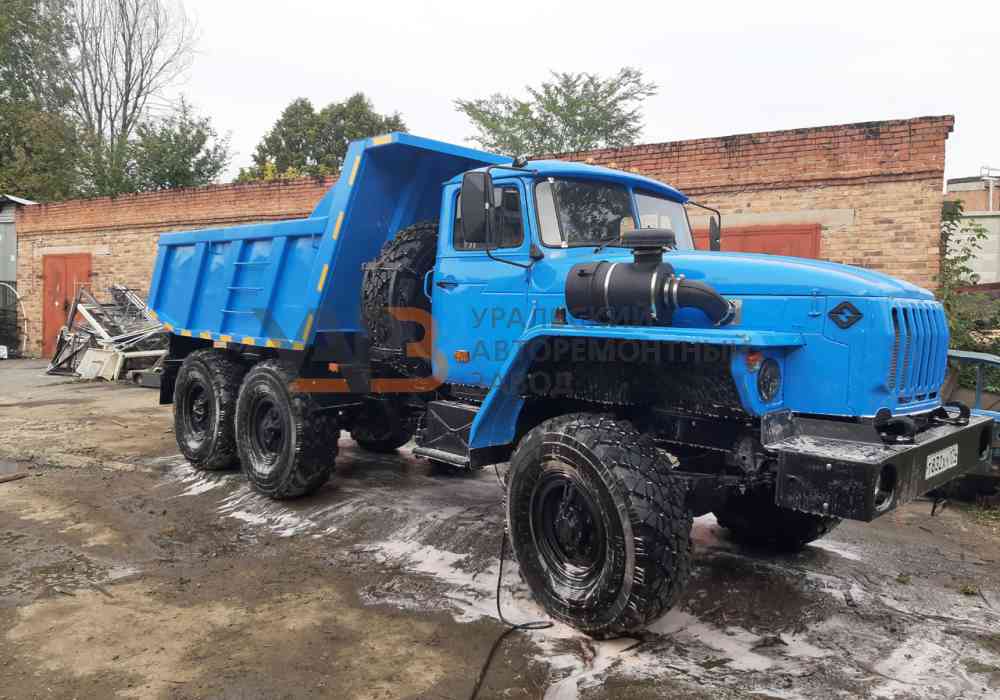 Самосвал на шасси Урал 55571