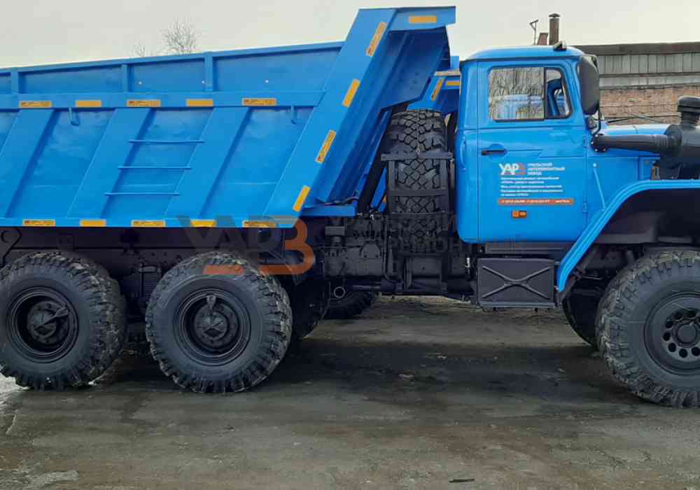 Самосвал на шасси Урал 55571