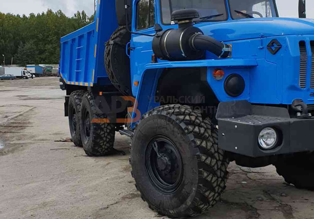 Самосвал на шасси Урал 55571