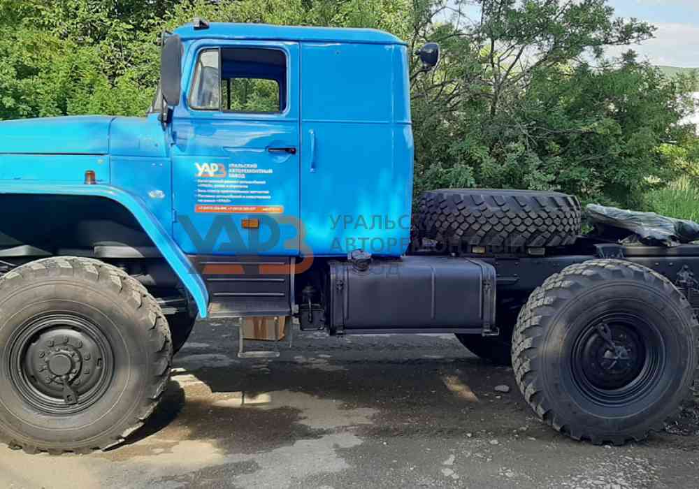 Седельный тягач на базе Урал 44202