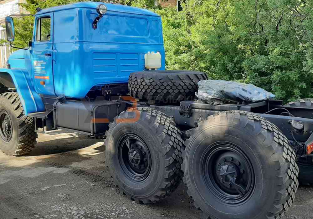Седельный тягач на базе Урал 44202